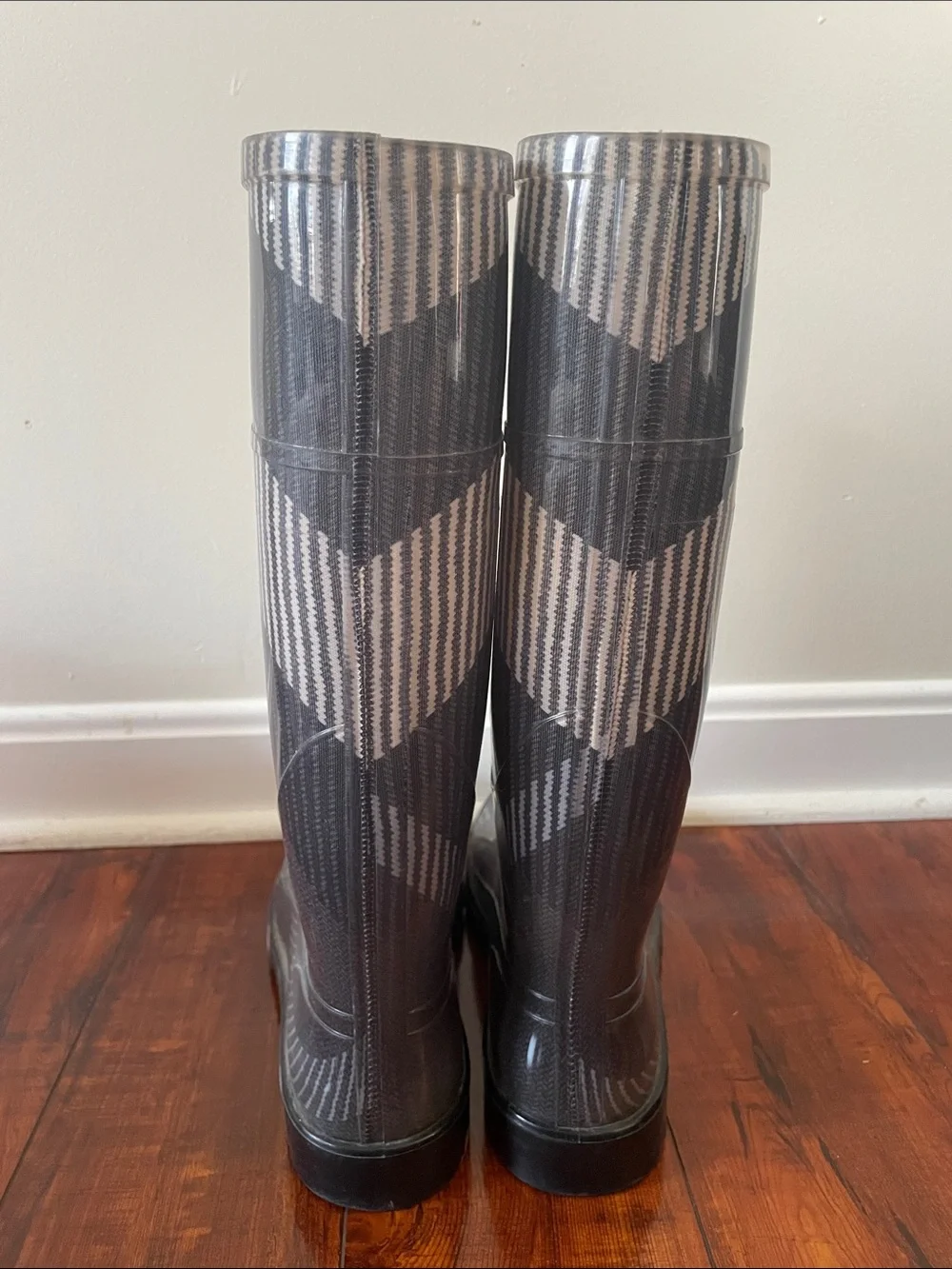 Burberry Wellington Rain Boots - Picture 4 of 9